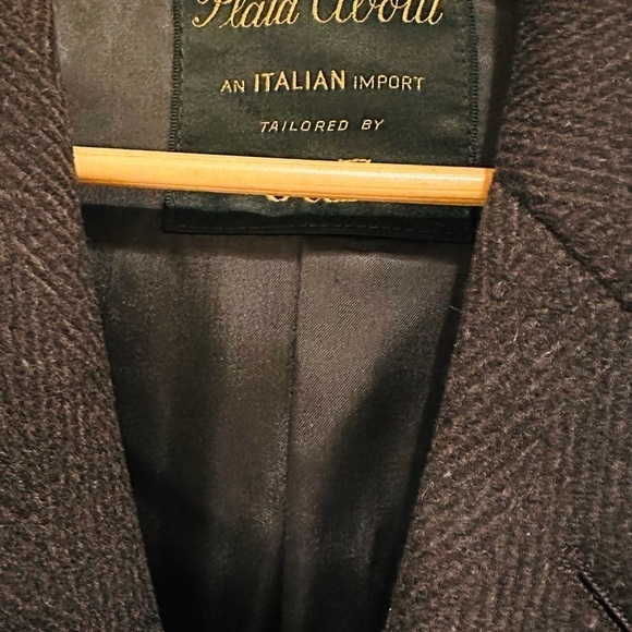 Italian Import Winter Over Coat. - Picture 5 of 16